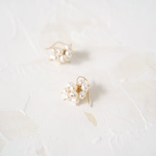 將圖片載入圖庫檢視器 temtem 14KGF 淡水珍珠迷你聚球鉤形耳環 14E006