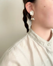 將圖片載入圖庫檢視器 cheese- earrings 淡色採集