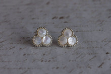 將圖片載入圖庫檢視器 nimelt- ears/ triangle mother of pearl silver