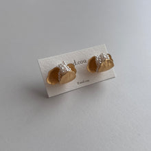 將圖片載入圖庫檢視器 and.cou- ears/ rico/ brass flowers and vintage beads