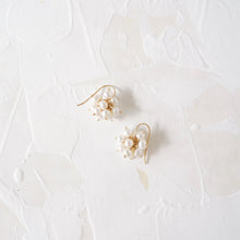 將圖片載入圖庫檢視器 temtem 14KGF 淡水珍珠迷你聚球鉤形耳環 14E006