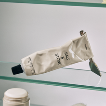 將圖片載入圖庫檢視器 SALT & STONE 護手霜- 檀木及岩蘭草