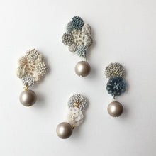將圖片載入圖庫檢視器 cheese- earrings「Karen」Blue / Natural