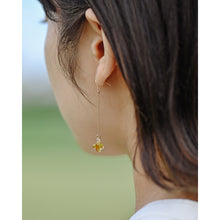 將圖片載入圖庫檢視器 HARIO Lampwork Factory 手工玻璃耳環/琥珀色金木犀