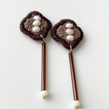 將圖片載入圖庫檢視器 cheese- earrings 「花心に触れるたび」Whenever I touch the core of a flower brown