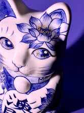 將圖片載入圖庫檢視器 京都百年陶窯染付招財貓 澳門限定版