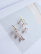 將圖片載入圖庫檢視器 Lueur- AJISAI EARRINGS 12 -lavender
