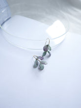 將圖片載入圖庫檢視器 Lueur- AJISAI EARRINGS 11 -greenpurple
