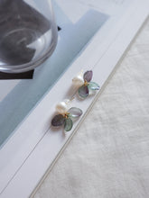 將圖片載入圖庫檢視器 Lueur- AJISAI EARRINGS 1 -greenpurple