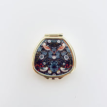 將圖片載入圖庫檢視器 ANDREA GARLAND 英國香氣護唇膏指緣油 草莓大盗