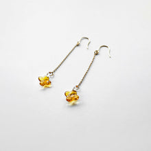 將圖片載入圖庫檢視器 HARIO Lampwork Factory 手工玻璃耳環/琥珀色金木犀