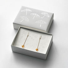 將圖片載入圖庫檢視器 HARIO Lampwork Factory 手工玻璃耳環/琥珀色金木犀