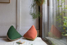 將圖片載入圖庫檢視器 京都嵐山Platz三角粽形布團