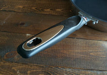 將圖片載入圖庫檢視器 北陸鋁業 IH HI-CAST PREMIIUM輕量不沾平底鍋炒鍋