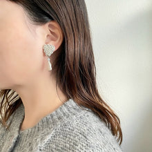 將圖片載入圖庫檢視器 cheese- earrings mokomoko triangle Light blue
