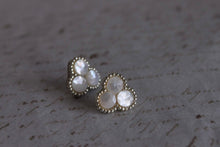 將圖片載入圖庫檢視器 nimelt- ears/ triangle mother of pearl silver
