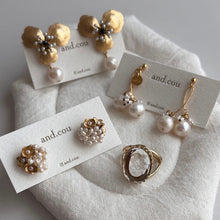 將圖片載入圖庫檢視器 and.cou- ears/ chica/ freshwater pearls &amp; small flower
