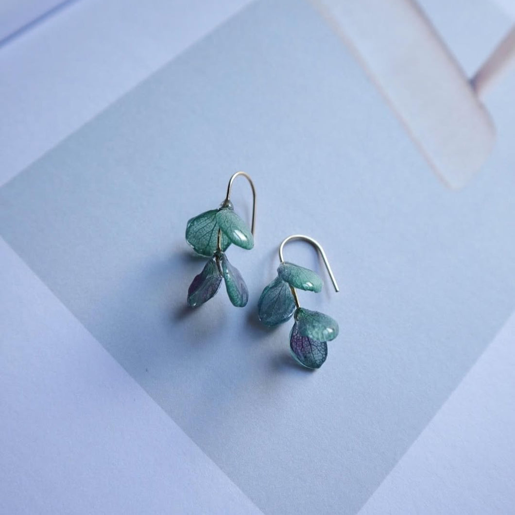 Lueur- AJISAI EARRINGS 11 -greenpurple