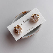 將圖片載入圖庫檢視器 and.cou- ears/ chica/ freshwater pearls &amp; small flower
