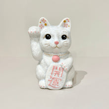 將圖片載入圖庫檢視器 京燒花結晶招財貓14cm- 白色 x 淺粉開運
