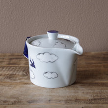 將圖片載入圖庫檢視器 伊万里燒雲與燕子茶壼
