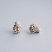 將圖片載入圖庫檢視器 accessory.Nui- earrings Riverstone / no1
