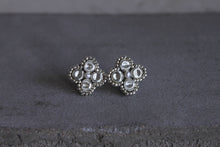 將圖片載入圖庫檢視器 nimelt- ears/ soufflé flower
