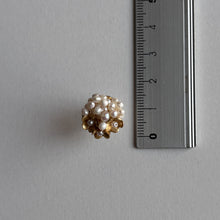 將圖片載入圖庫檢視器 and.cou- ears/ chica/ freshwater pearls &amp; small flower
