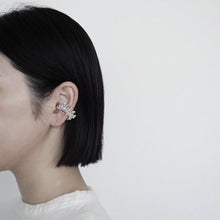 將圖片載入圖庫檢視器 accessory.Nui- ear cuff Rowan White/ Black

