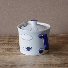 將圖片載入圖庫檢視器 伊万里燒雲與燕子茶壼

