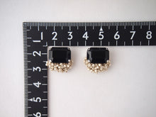 將圖片載入圖庫檢視器 sheep.accessory｜Earrings｜方形煤精石 x 啞白米珠
