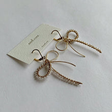 將圖片載入圖庫檢視器 and.cou- ears/ rica/ribbon &amp; vintage baby pearl beads
