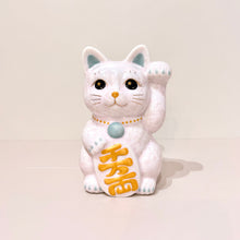 將圖片載入圖庫檢視器 京燒花結晶招財貓14cm- 粉紅身藍耳金字千萬兩
