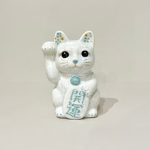 將圖片載入圖庫檢視器 京燒花結晶招財貓14cm- 白身 x 淺藍小花開運
