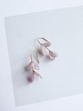 將圖片載入圖庫檢視器 Lueur- AJISAI EARRINGS 11 -lavender
