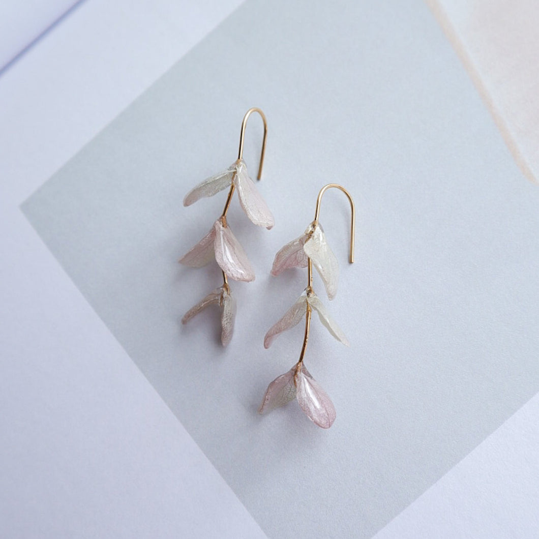 Lueur- AJISAI EARRINGS 12 -lavender