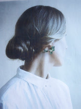 將圖片載入圖庫檢視器 Lueur- AJISAI EARRINGS 13 -greenpurple
