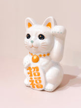 將圖片載入圖庫檢視器 京燒花結晶招財貓14cm- 白身金字金頸圈招福
