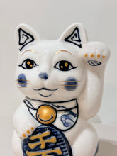 將圖片載入圖庫檢視器 京燒染付招財貓14cm- 山茶花千萬兩
