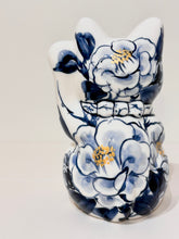 將圖片載入圖庫檢視器 京燒染付招財貓14cm- 山茶花千萬兩
