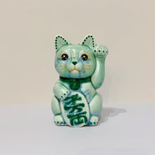 將圖片載入圖庫檢視器 京燒花結晶招財貓14cm- 綠身綠字千萬兩
