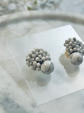 將圖片載入圖庫檢視器 accessory.Nui- earrings Howlite 白紋石 / no1
