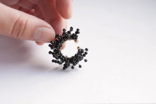 將圖片載入圖庫檢視器 accessory.Nui- ear cuff Rowan White/ Black
