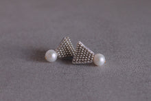 將圖片載入圖庫檢視器 nimelt- ears/ glint pearl
