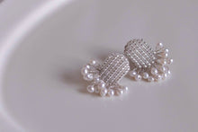 將圖片載入圖庫檢視器 nimelt- ears/ pearl fringe silver
