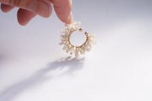 將圖片載入圖庫檢視器 accessory.Nui- ear cuff Rowan White/ Black
