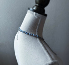 將圖片載入圖庫檢視器 and.cou- necklace/ silent blue czech vintage beads LONG
