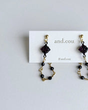 將圖片載入圖庫檢視器 and.cou- ears/ shion vintage glass flower &amp; black spinel
